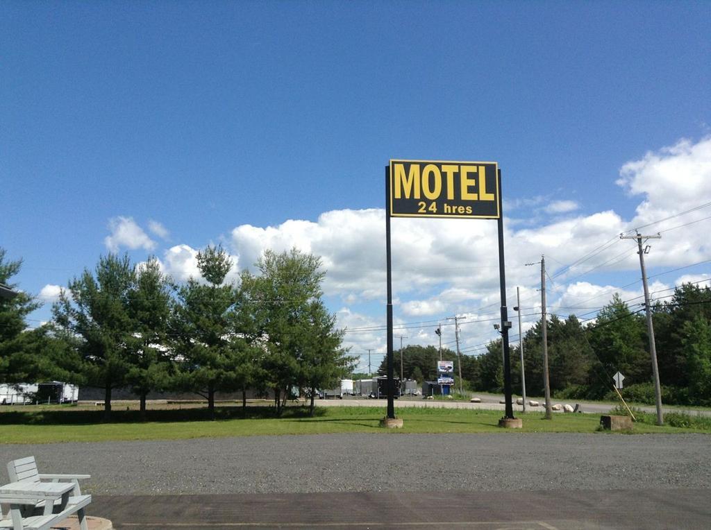 Motel Rayalco Laurier Station Εξωτερικό φωτογραφία